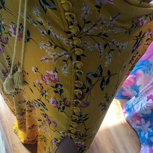 Yellow Maxi Skirt with Flowers 🌸 - Picture 4 of 5